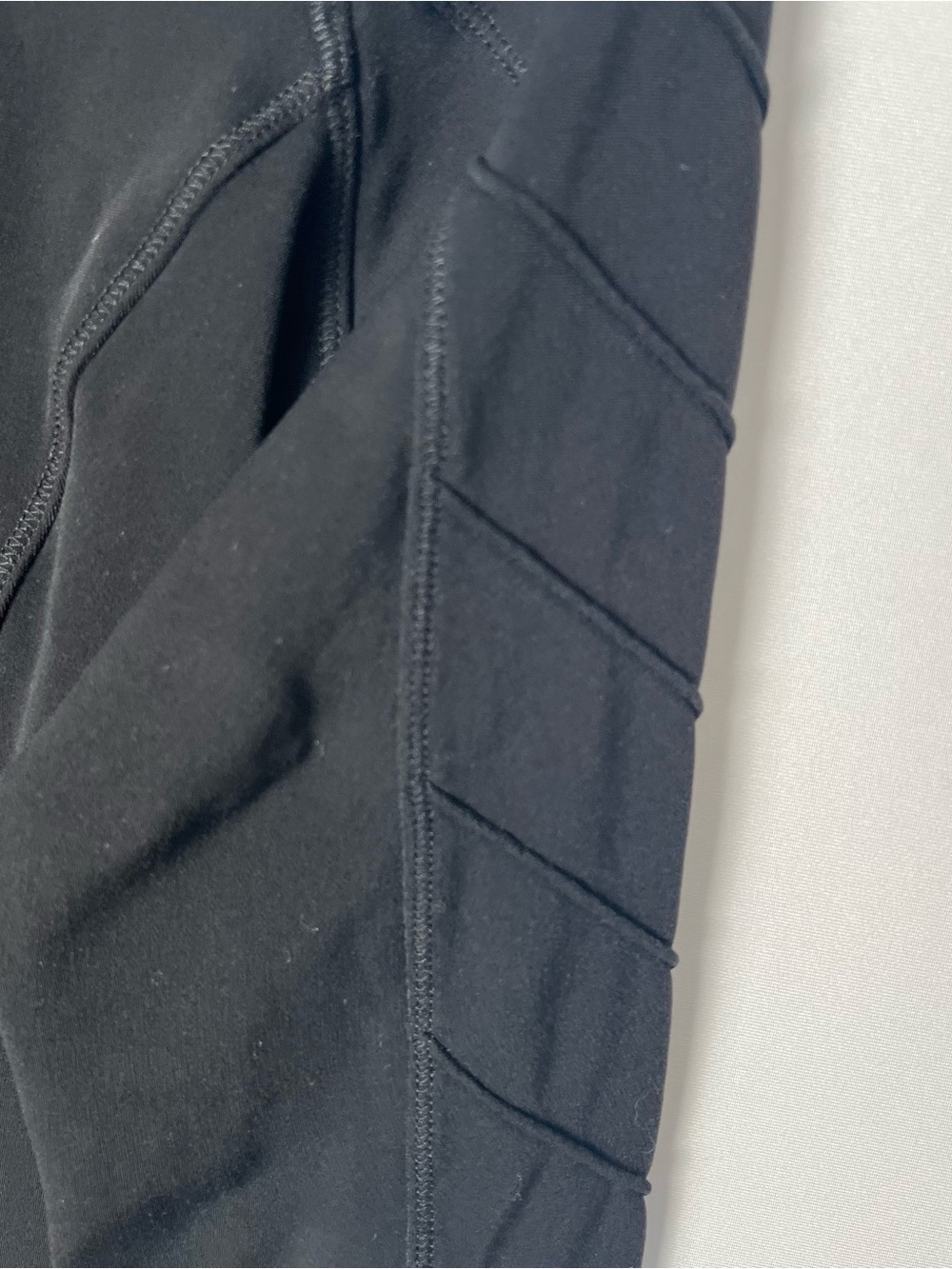Lululemon Women’s Long Sleeve Half Zip Athletic Pullover Size 4 Black Zip Pocket - Picture 4 of 9